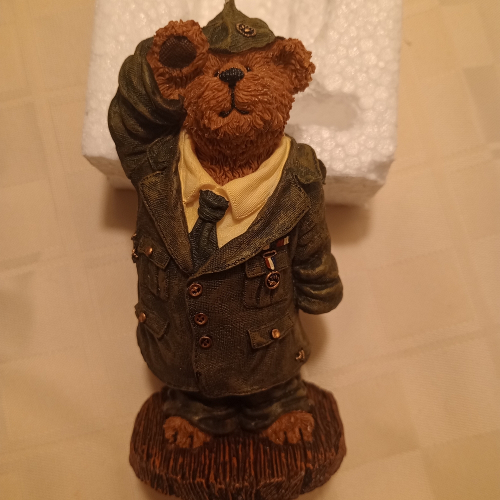 Boyd’s Bear – “Billy Bearyproud… When I Grow Up” Bearstone Figurine (E1/1204)